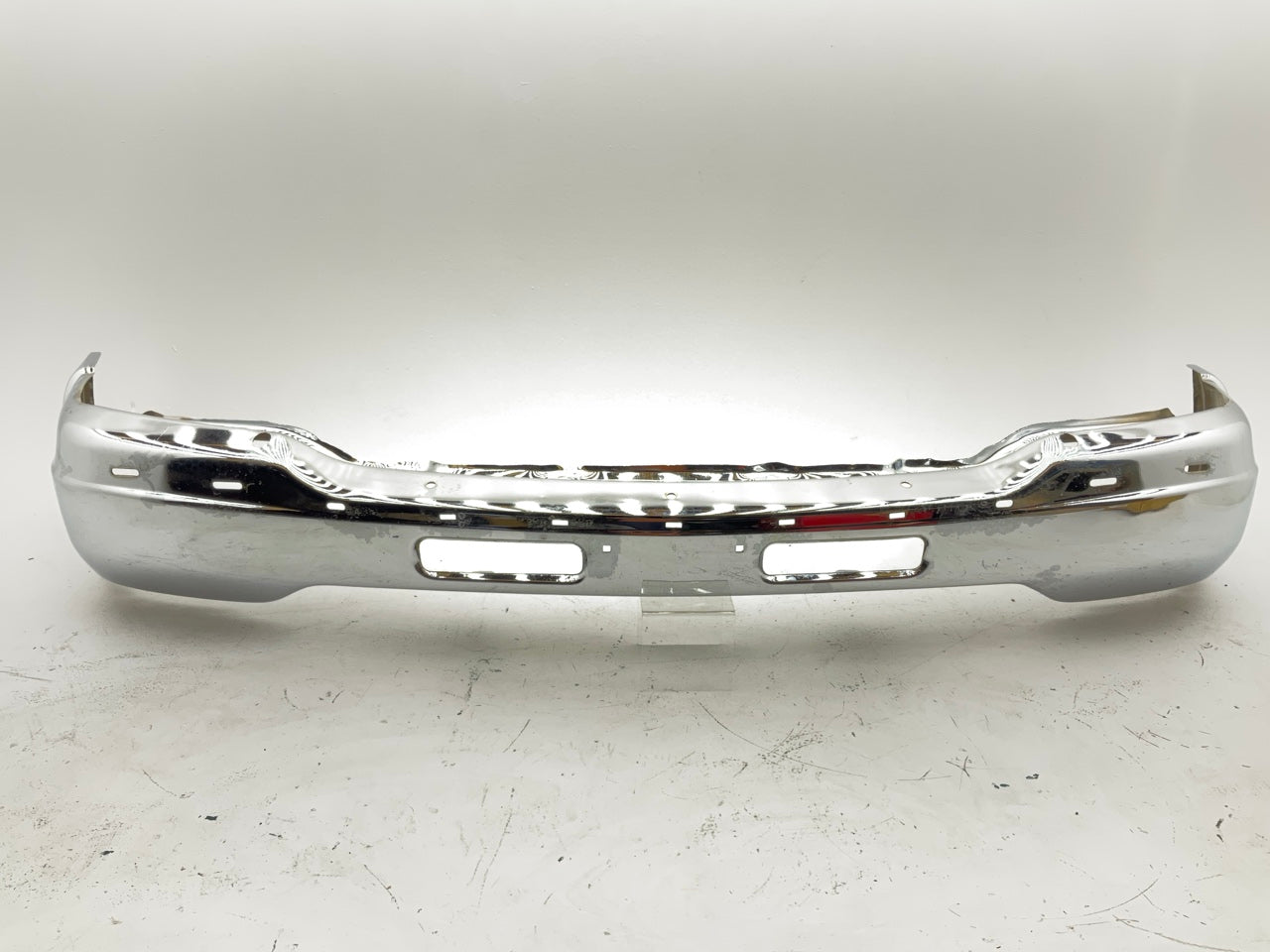 New Replacement Chrome Front Bumper Bar 1999-2002 GMC Sierra (Missing Brackets)