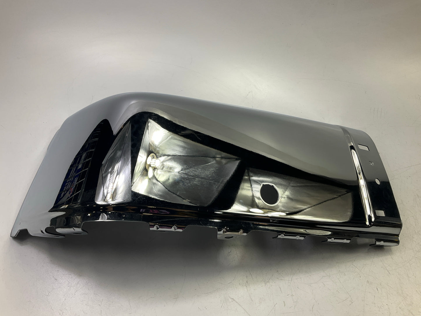 AFTERMARKET - CVT1009FR Rear Right Bumper End Cap - GM1105147