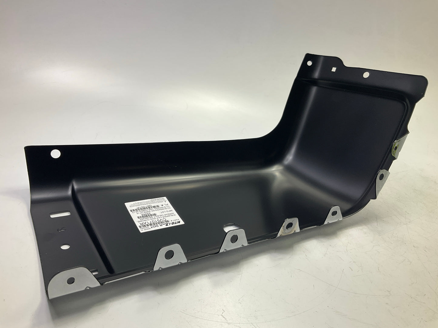AFTERMARKET - CVT1009FR Rear Right Bumper End Cap - GM1105147