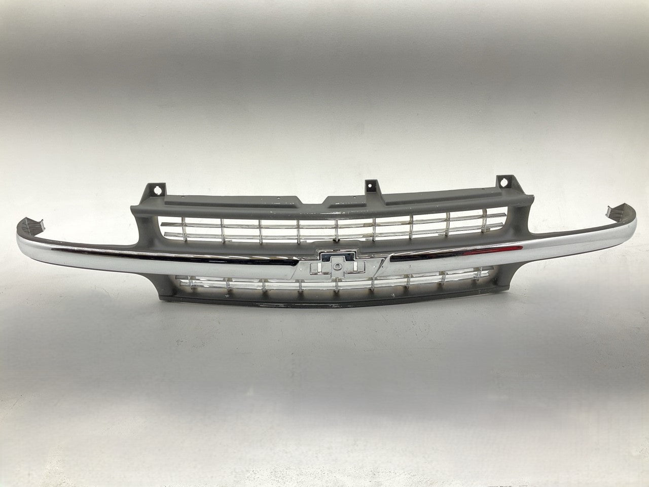CVT1070A0 Front Chrome Black Grille For 99-02 Chevy Silverado 1500 Pickup Truck