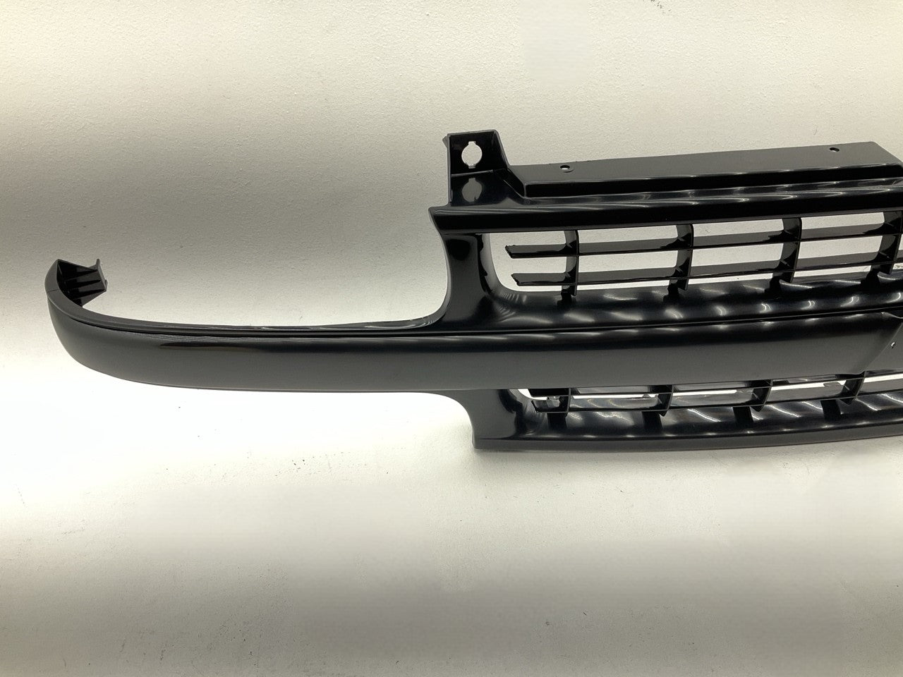 NEW AFTERMARKET - Front Black Grille For 2000-06 Chevy Suburban Tahoe