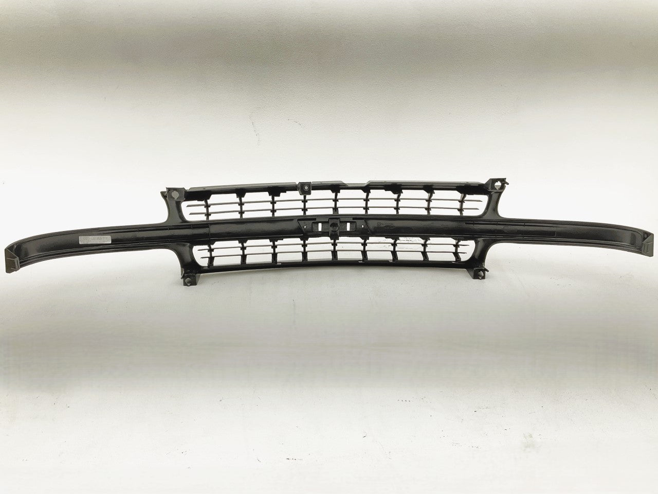 NEW AFTERMARKET - Front Black Grille For 2000-06 Chevy Suburban Tahoe