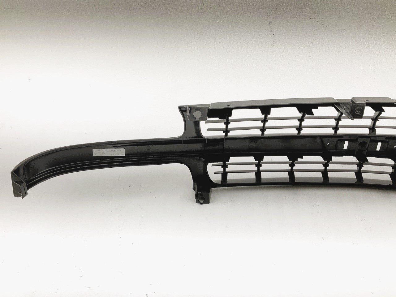 NEW AFTERMARKET - Front Black Grille For 2000-06 Chevy Suburban Tahoe