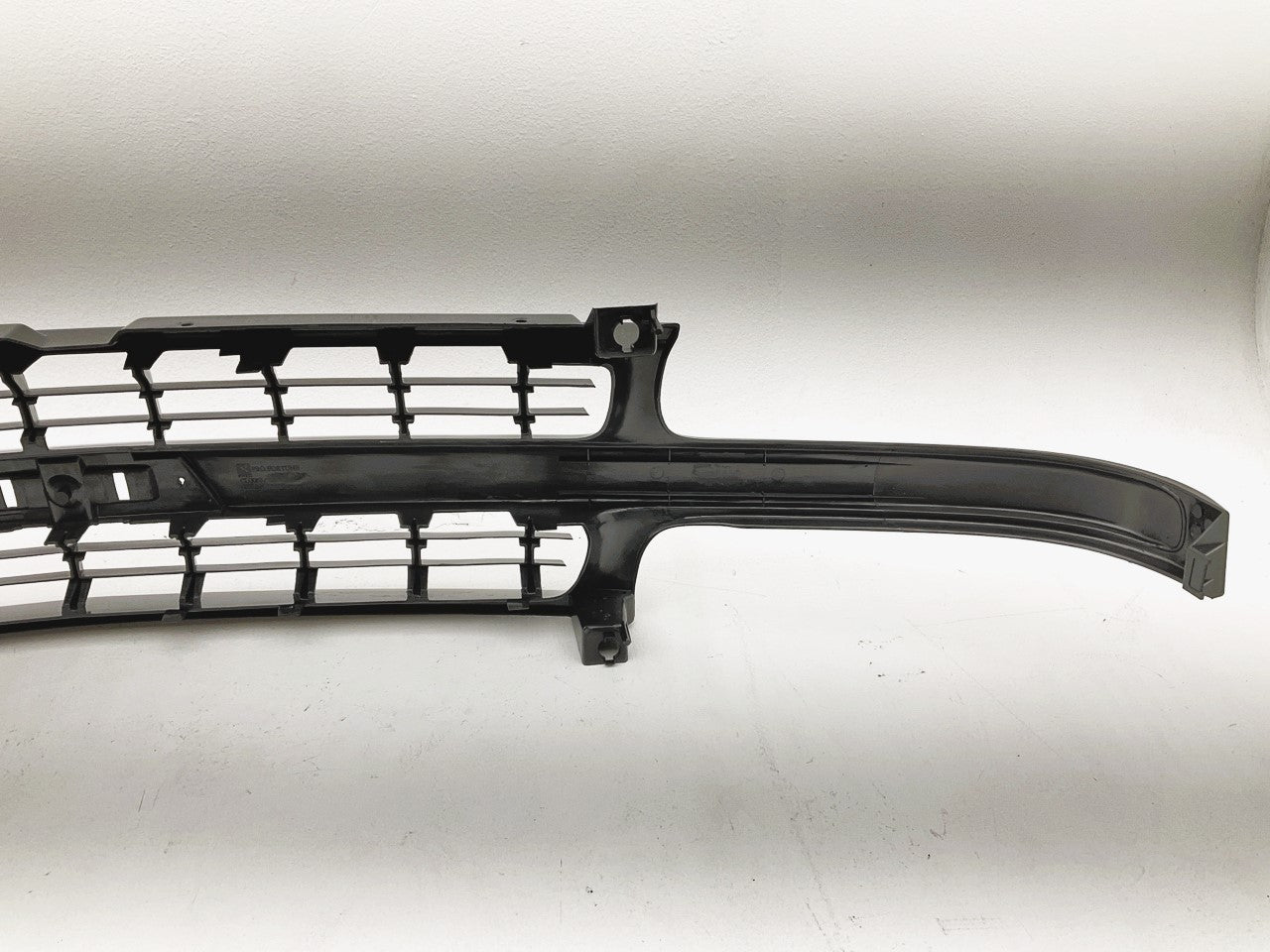 NEW AFTERMARKET - Front Black Grille For 2000-06 Chevy Suburban Tahoe