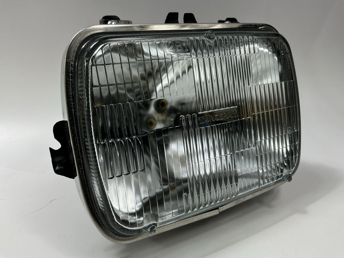 NEW AFTERMARKET Left / Right Headlight Headlamp