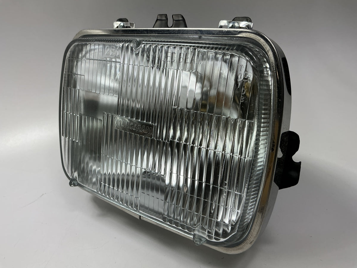 NEW AFTERMARKET Left / Right Headlight Headlamp