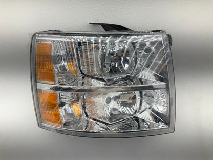 NEW AFTERMARKET - Right Passenger Side Headlight Headlamp CVT1091RA2
