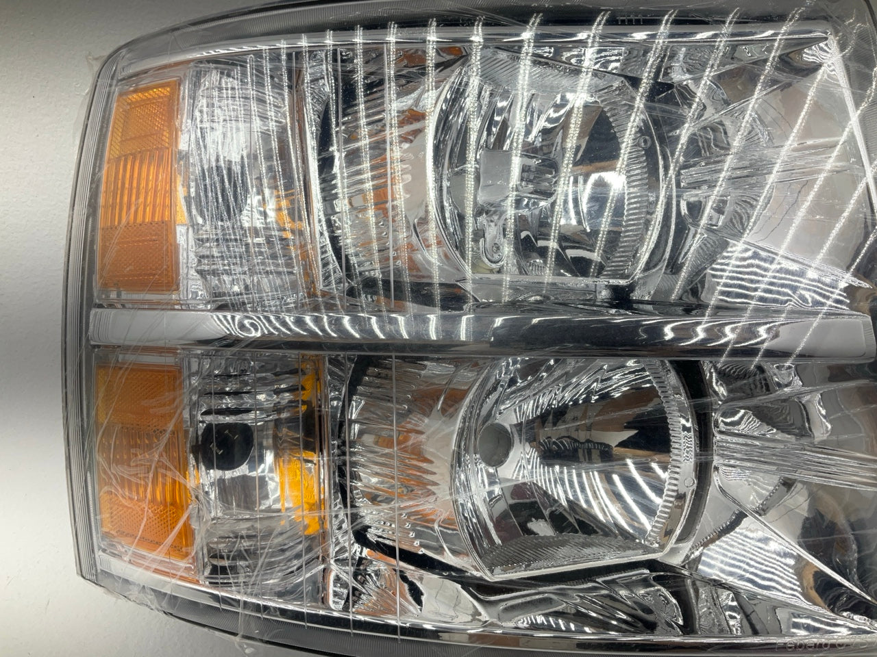 NEW AFTERMARKET - Right Passenger Side Headlight Headlamp CVT1091RA2