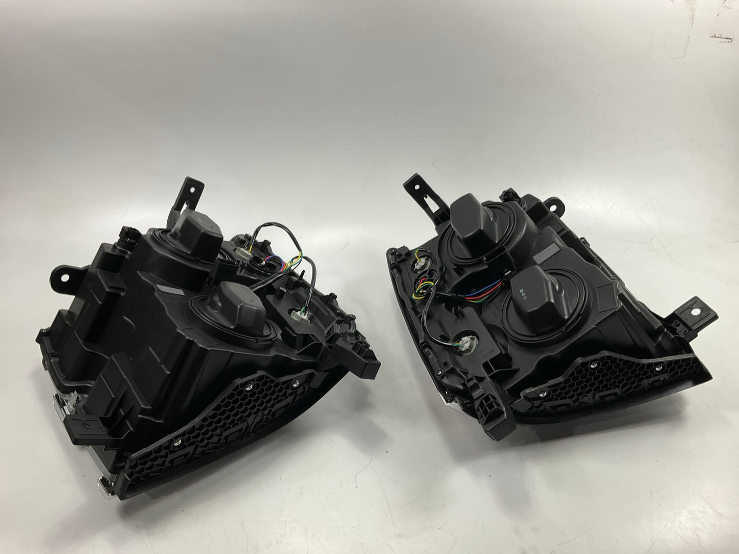 Chrome Headlights - 2015-2019 Chevy Silverado 2500HD 3500 HD Halogen Pair L+R