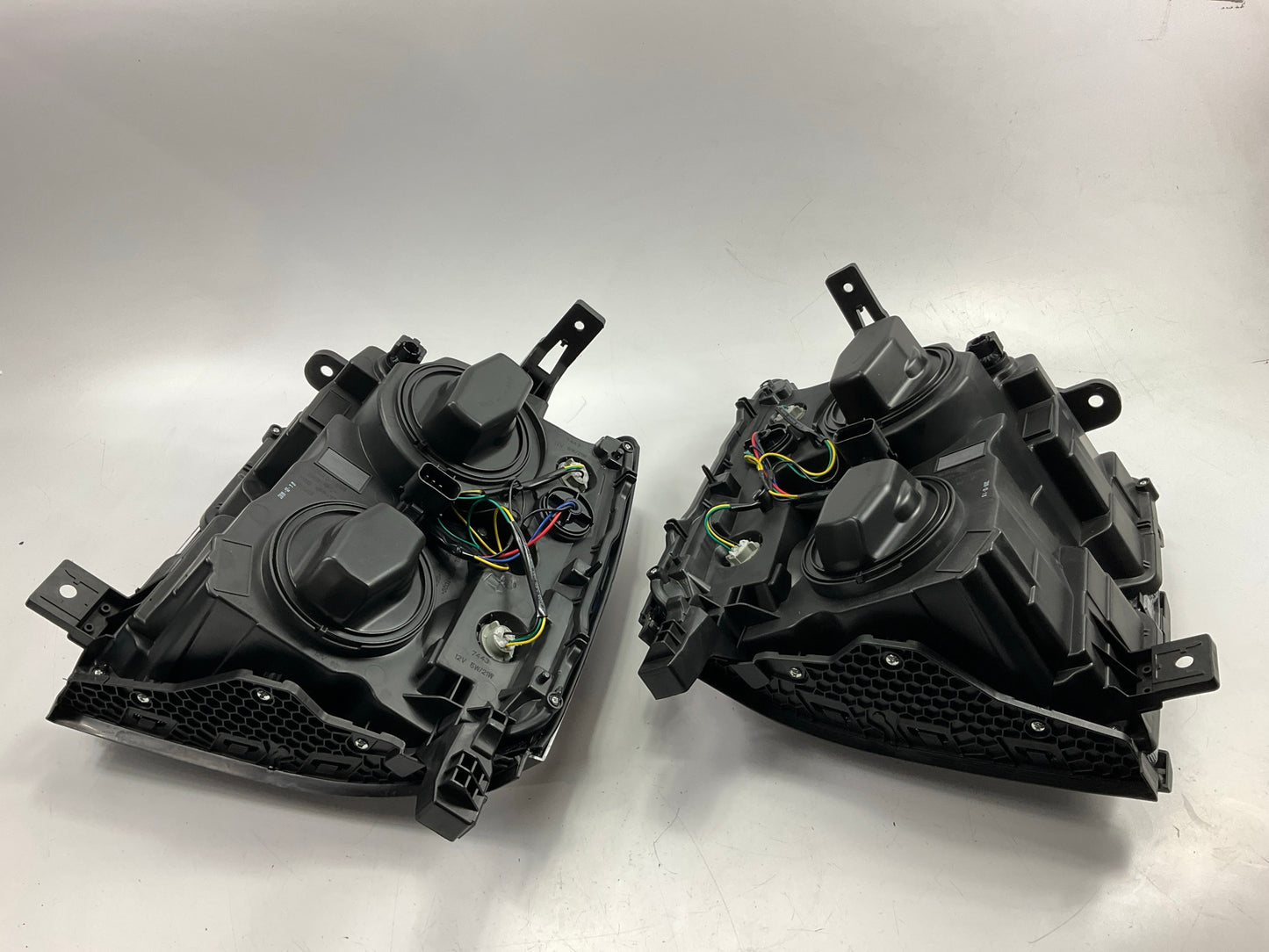 NEW 2015-2019 Chevy Silverado 2500 3500 HD Black Headlights Headlamps Pair
