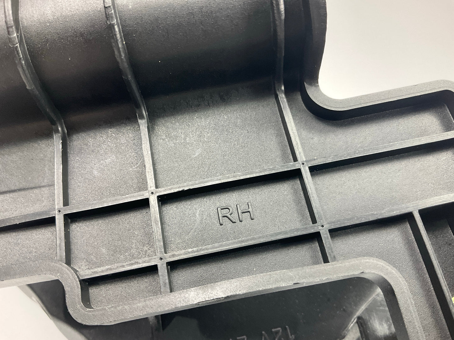 NEW AFTERMARKET - Fog Light Lamp W/ Mounting Bracket CVT1095LA