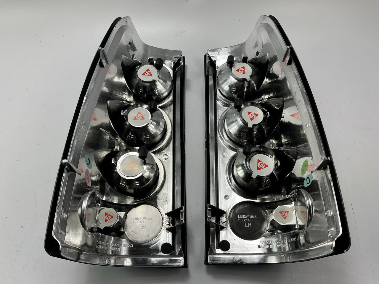 AFTERMARKET Rear Tail Brake Light Lamp Set (Black) For 2003-2006 Chevy Silverado