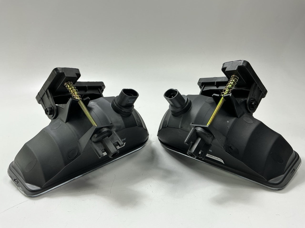 NEW AFTERMARKET - Left & Right Fog Light Lamp Set CVT1097AA