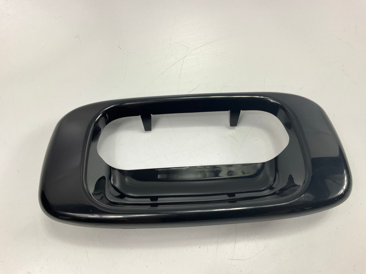 NEW AFTERMARKET Tailgate Handle Bezel For 1999-2007 Chevy Silverado GMC Sierra