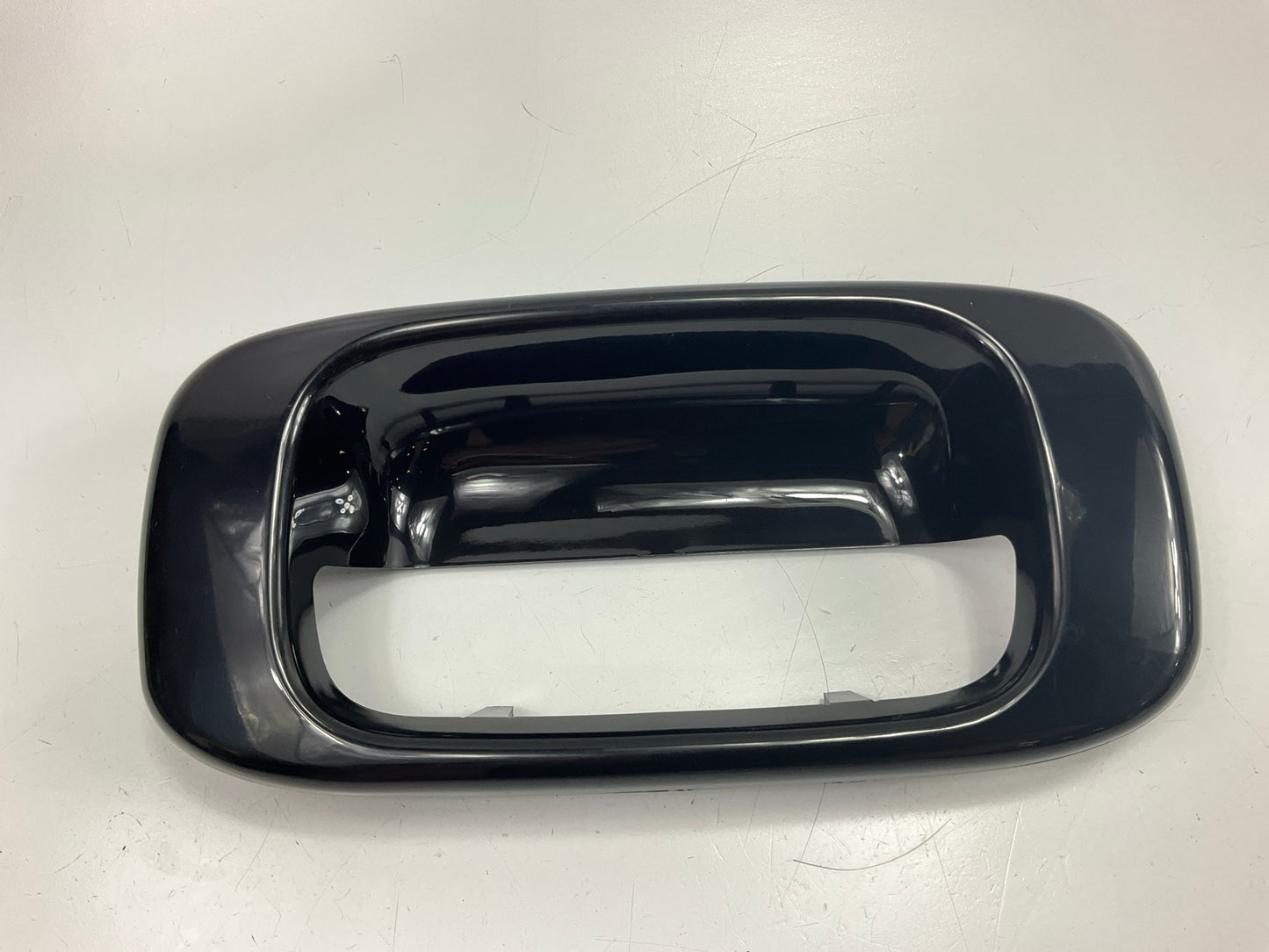 NEW AFTERMARKET Tailgate Handle Bezel For 1999-2007 Chevy Silverado GMC Sierra