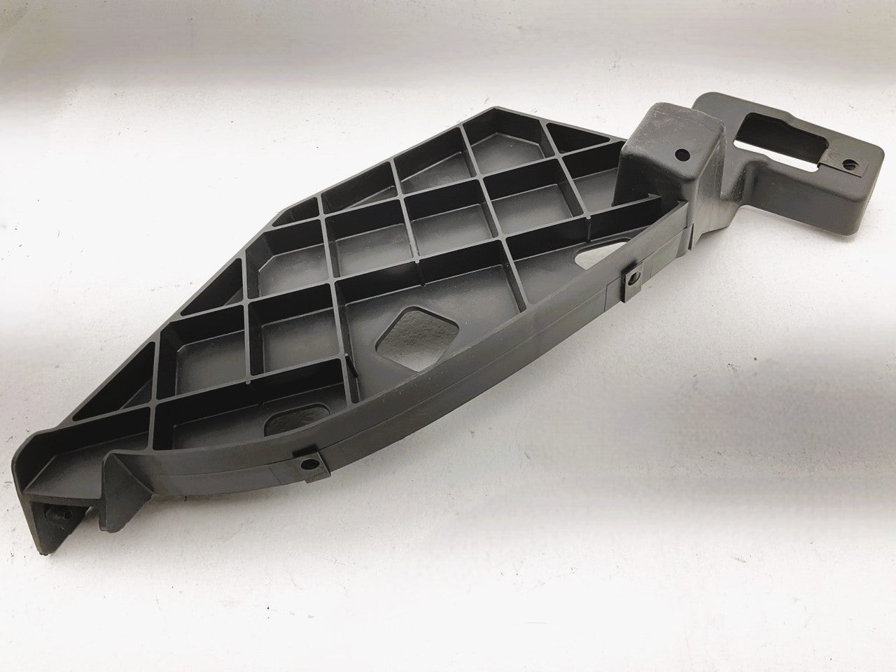 New AFTERMARKET CVTA006BL Front Left Side Bumper To Body Filler Trim Panel