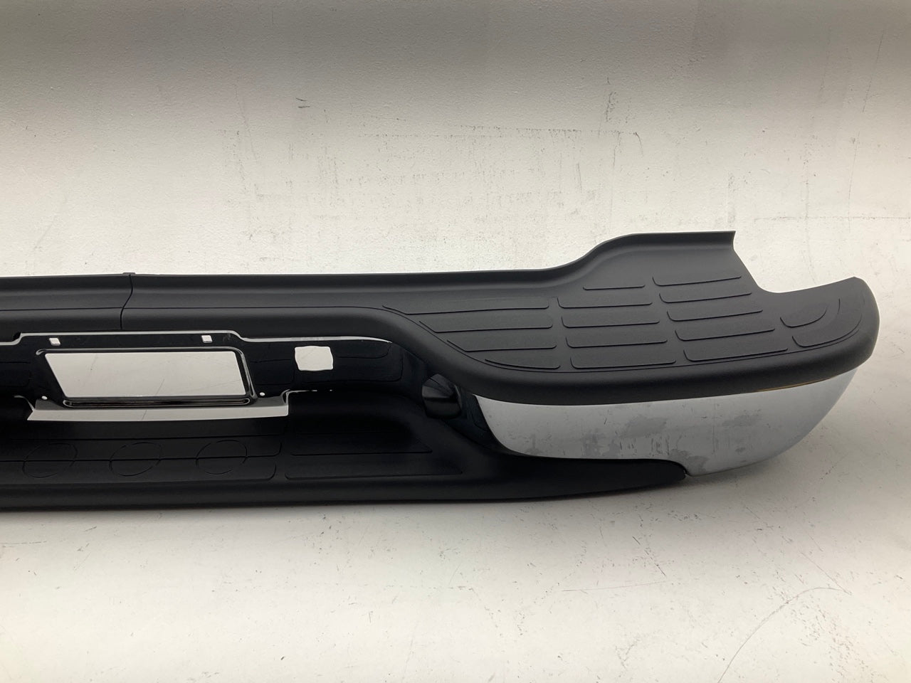MISSING HARDWARE - NEW AFTERMARKET Rear Step  Bumper Assembly GM1101115