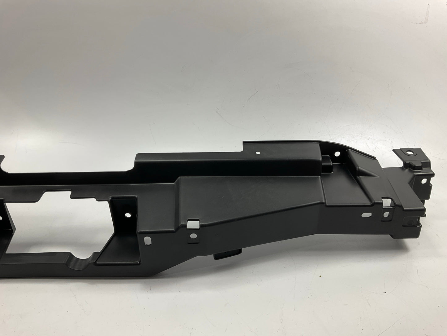 CVTA070AB Grille Bracket Plastic Grill Upper - 2007-2014 Chevrolet Chevy Tahoe