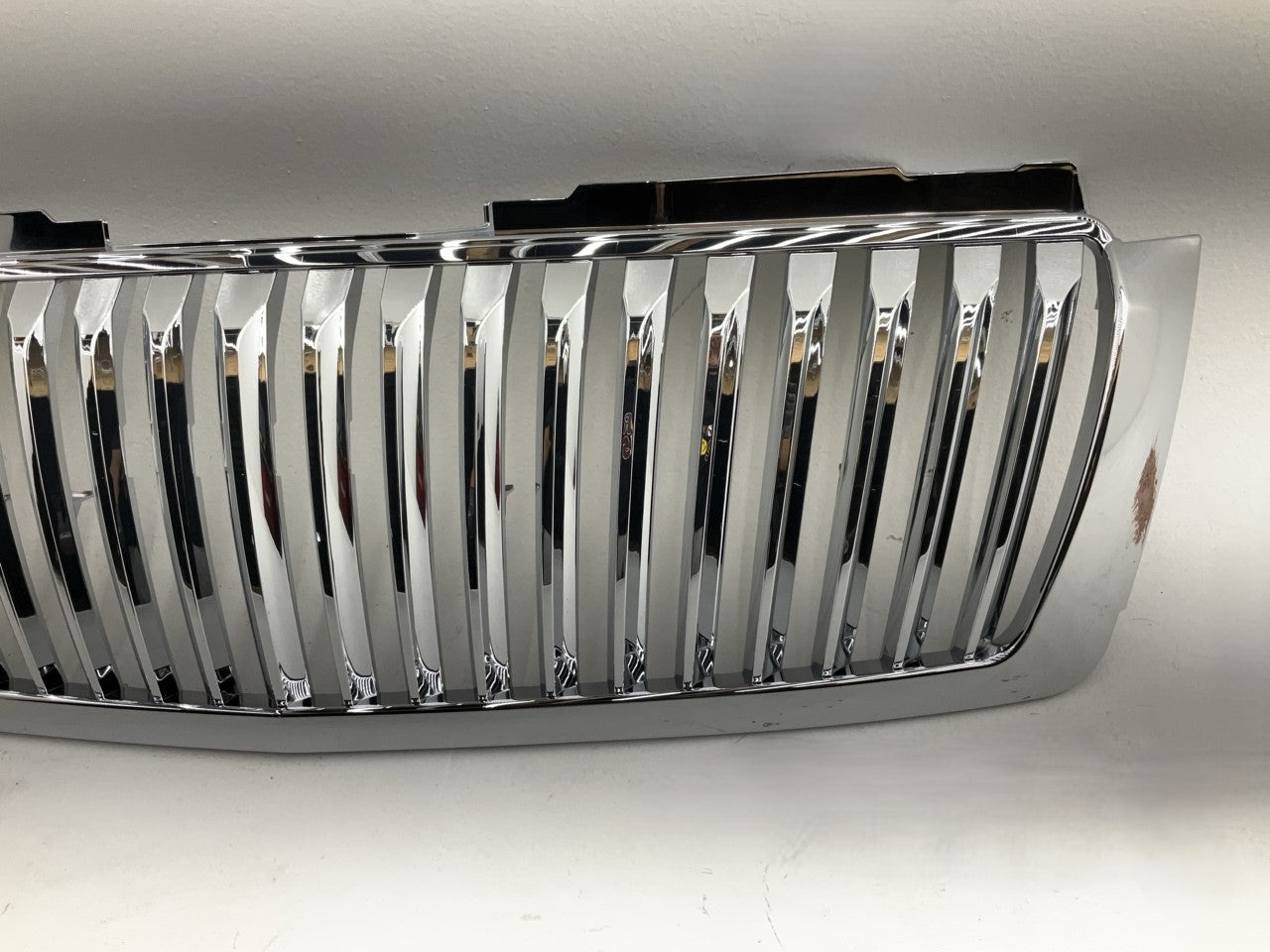 NEW AFTERMARKET Chrome Bumper Vertical Style Grille 72-GC-TAH07