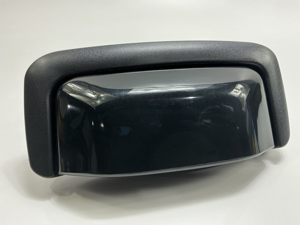NEW AFTERMARKET Liftgate Tailgate Door Handle 2000-06 Tahoe Suburban Yukon XL