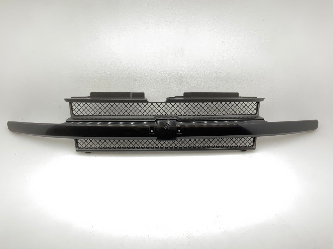 CVTR070AB Black Grille With Mesh Insert - 2002-2005 Chevy Trailblazer