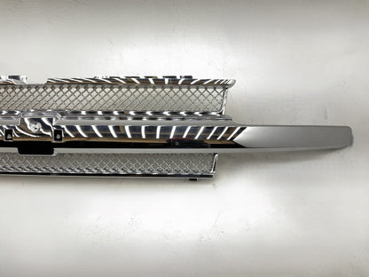 NEW AFTERMARKET CVTR070AE Chrome Grille - 2002-2005 Chevy Trailblazer