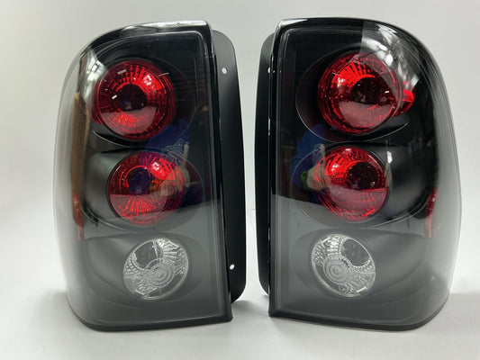 NEW AFTERMARKET JDM BLACK Tail Light Lamps For 2004-2004 Chevy Trailblazer