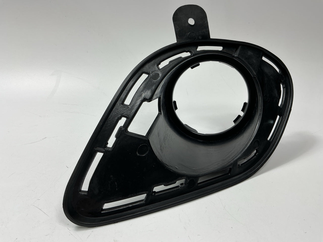 AFTERMARKET Front Left Driver Side Fog Light Lamp Bezel Replaces # 68280431AA
