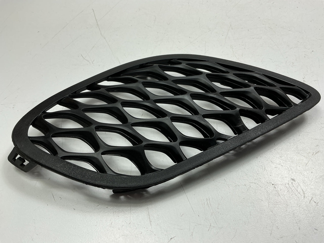 NEW AFTERMARKET Front Right Fog Light Lamp Cover CH1039168