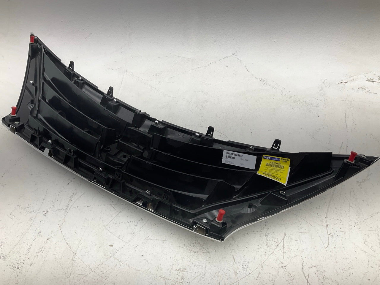 NEW AFTERMARKET  Black W/Chrome Upper Grille For 2015-16 Nissan Versa NI1200261