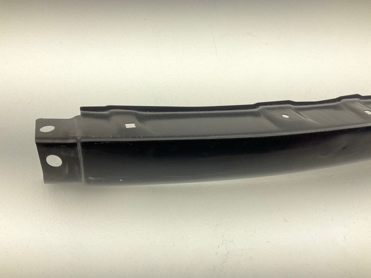 DS7116B Front Black Bumper Face Bar Replacement For 1996-1998 Nissan Pathfinder