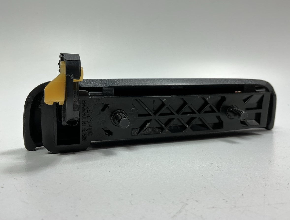 AFTERMARKET Front Left Exterior Door Handle For 98-04 Nissan Frontier NI1310110