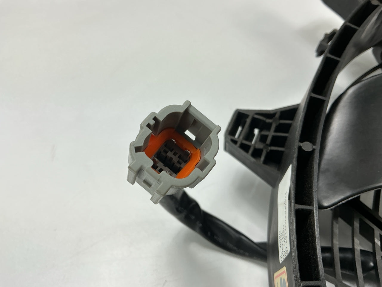 NEW - AFTERMARKET DSF1089AA A/C Condenser Fan Assembly
