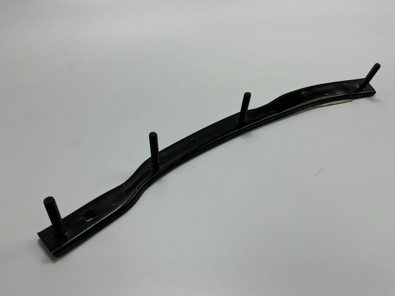NEW - AFTERMARKET DSM1006BR Front Right Bumper Bracket For 1989-94 Maxima 3.0L