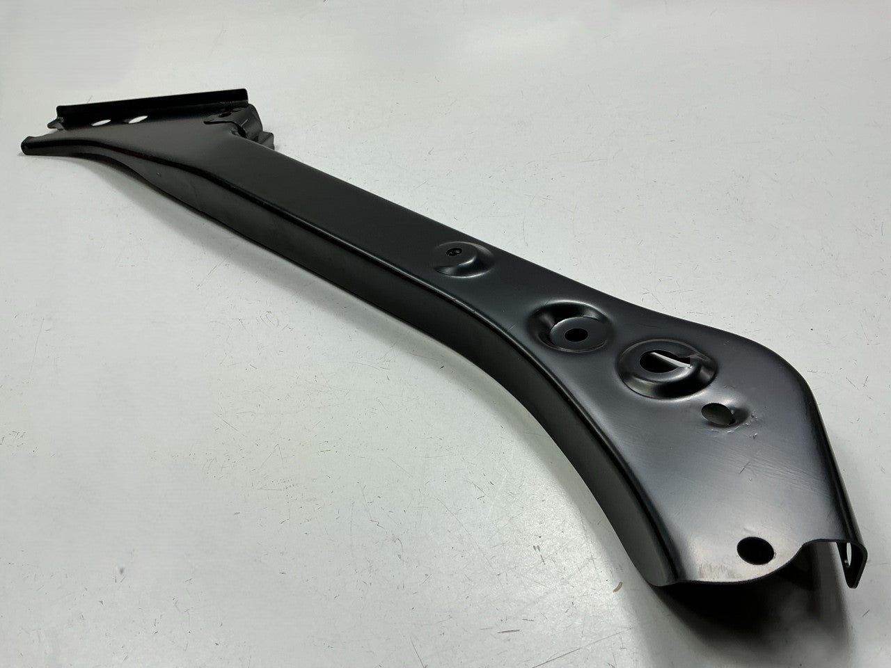 NEW AFTERMARKET Left Upper Radiator Support For 2008-13 Nissan Rogue NI1225188