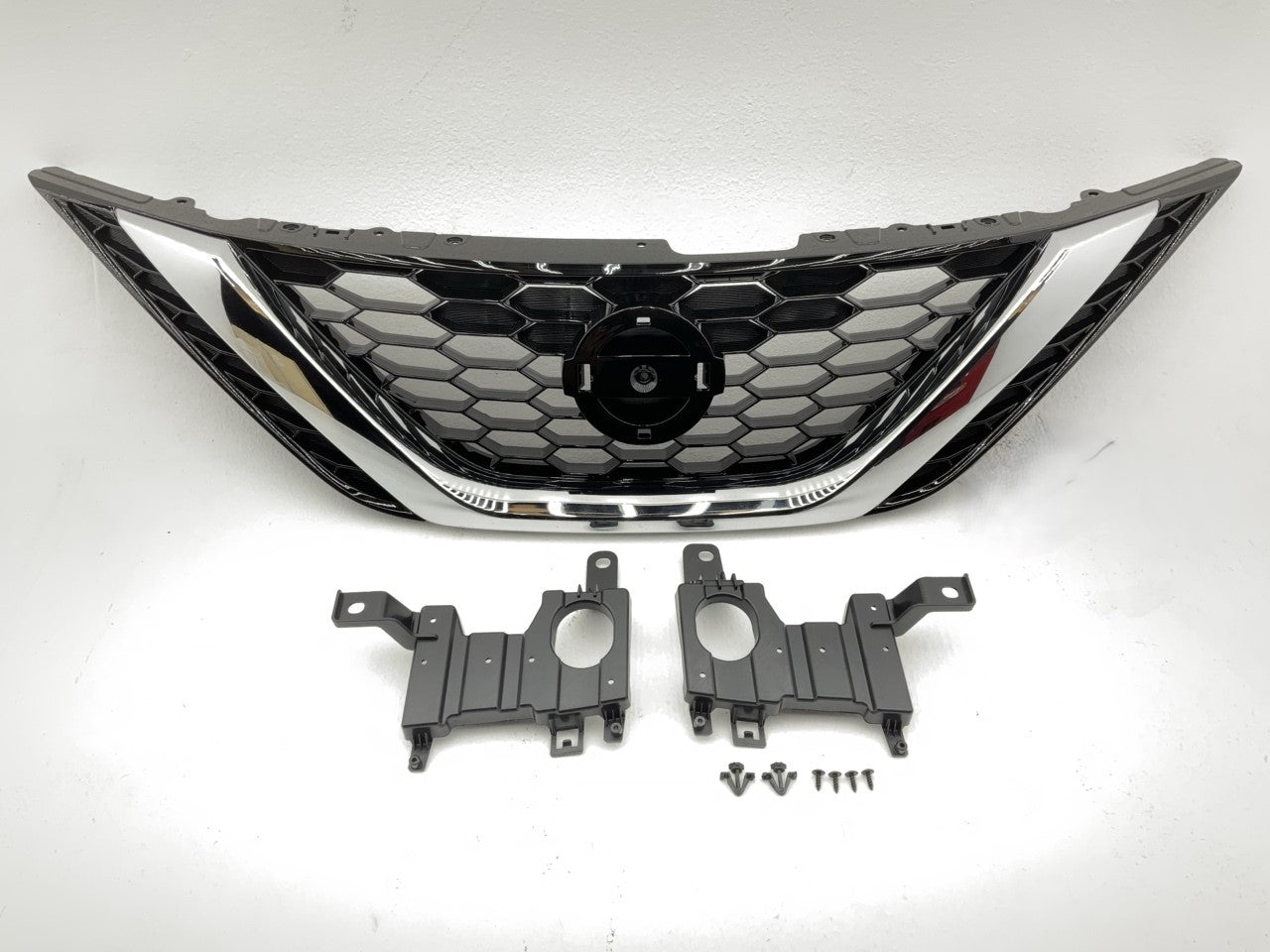 AFTERMARKET Chrome Shell With Gloss Black Insert Grille For 16-19 Nissan Sentra