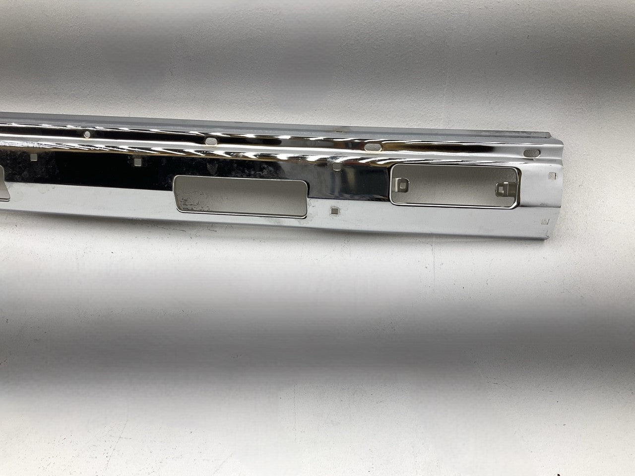 New Chrome Front Bumper For 86-92 Nissan D21 Hardbody Pickup With Top Pad Holes