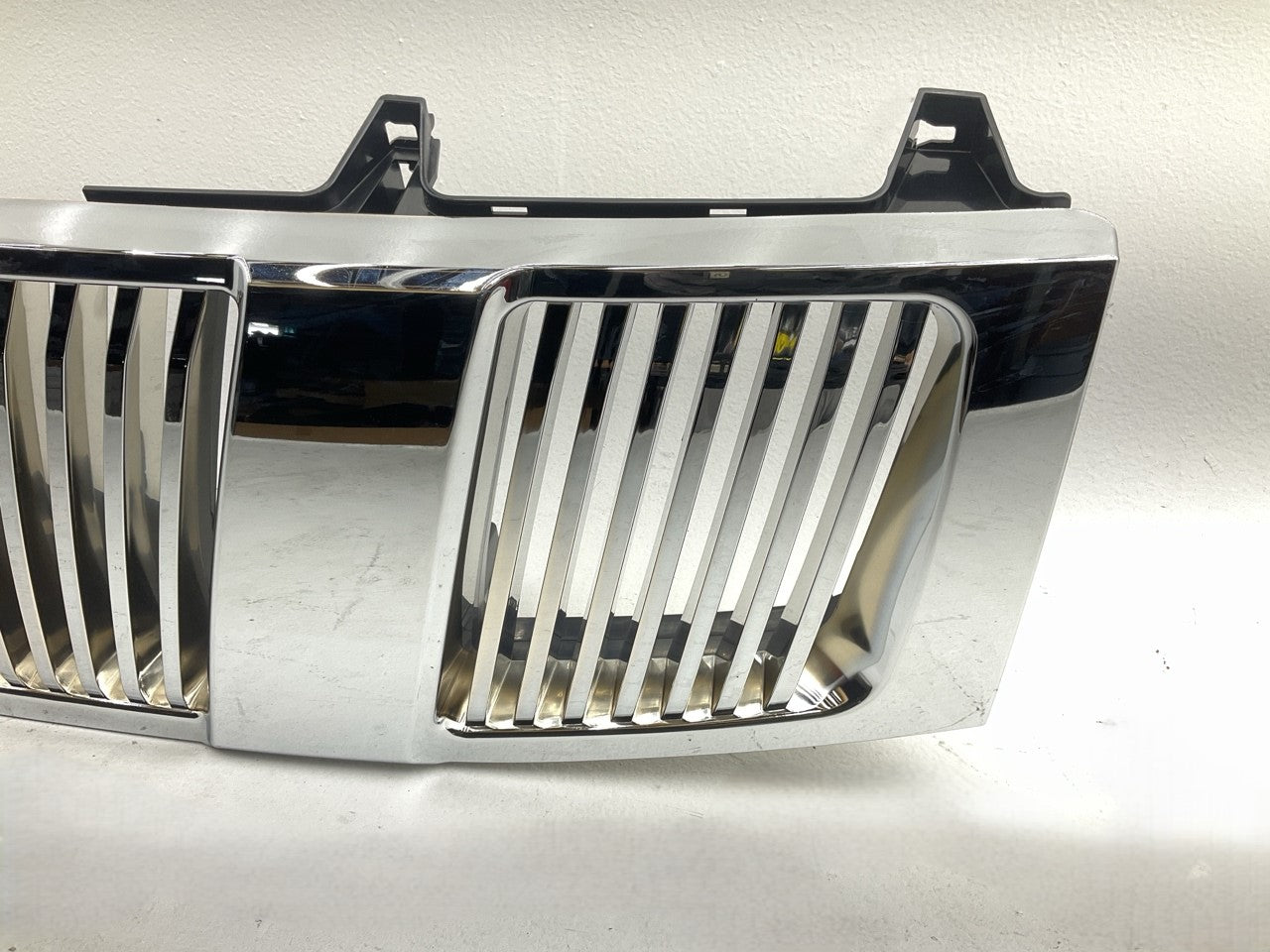 NEW DSTN070AG Vertical Front Bumper Chrome Grille For 04-07 Nissan Titan, Armada