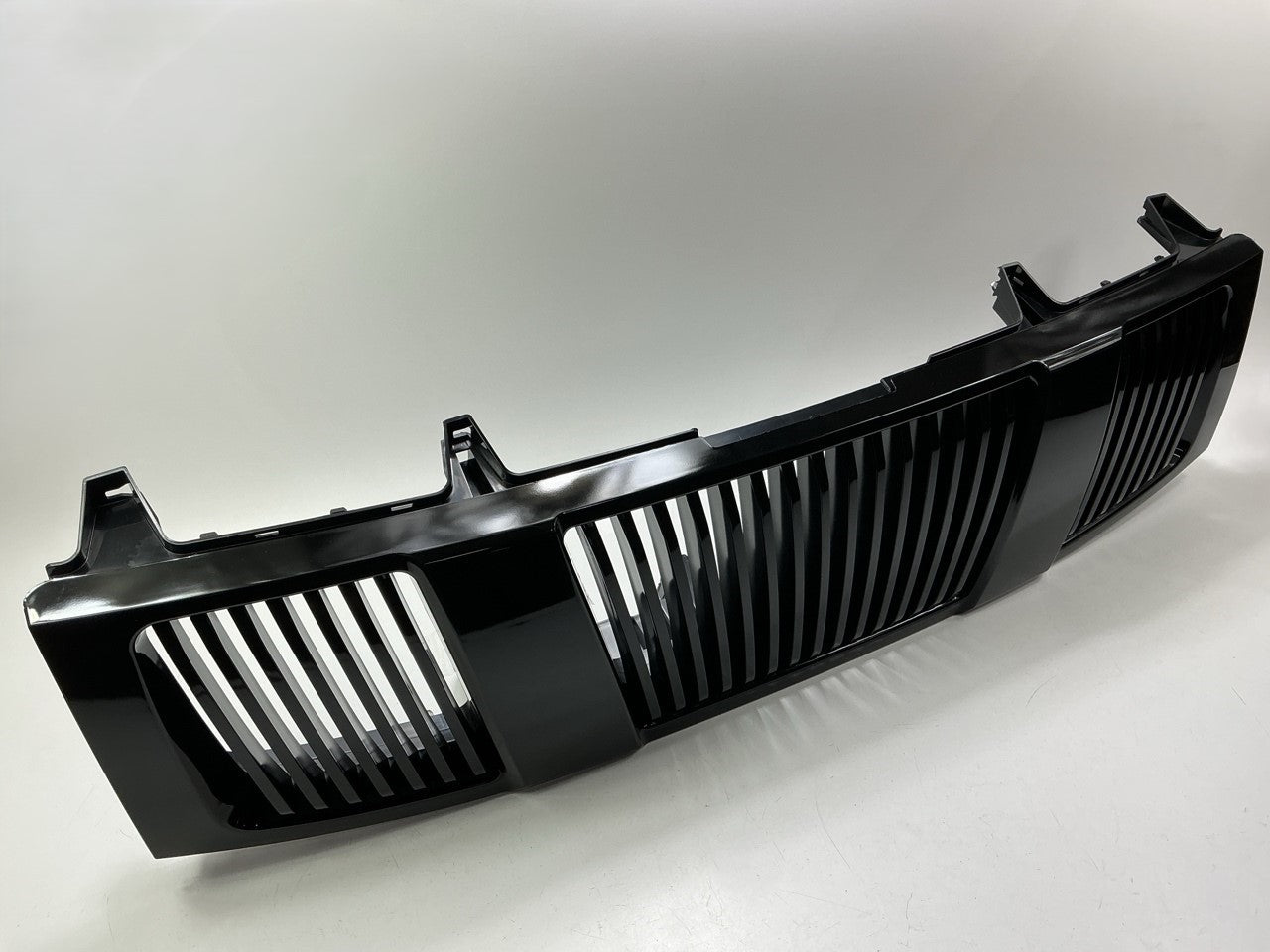 NEW DSTN070AH Vertical Front Bumper Grille For 2004-2007 Nissan Titan, Armada