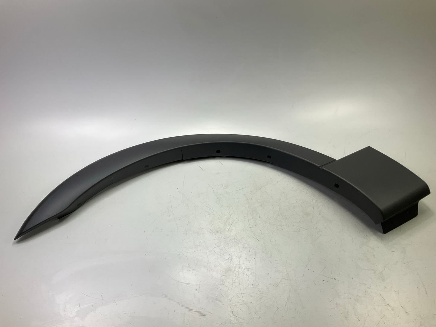 AFTERMARKET - Front Left Wheel Arch Molding 2002-05 Ford Explorer FO1290113