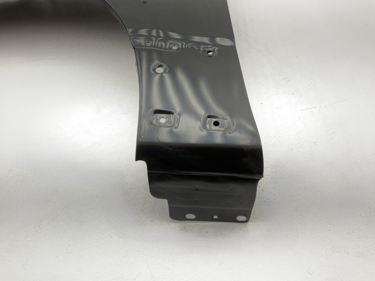 FDE3001AL  Front Left Driver Side Fender 2003-2006 Ford Expedition W/ Mold. Hole