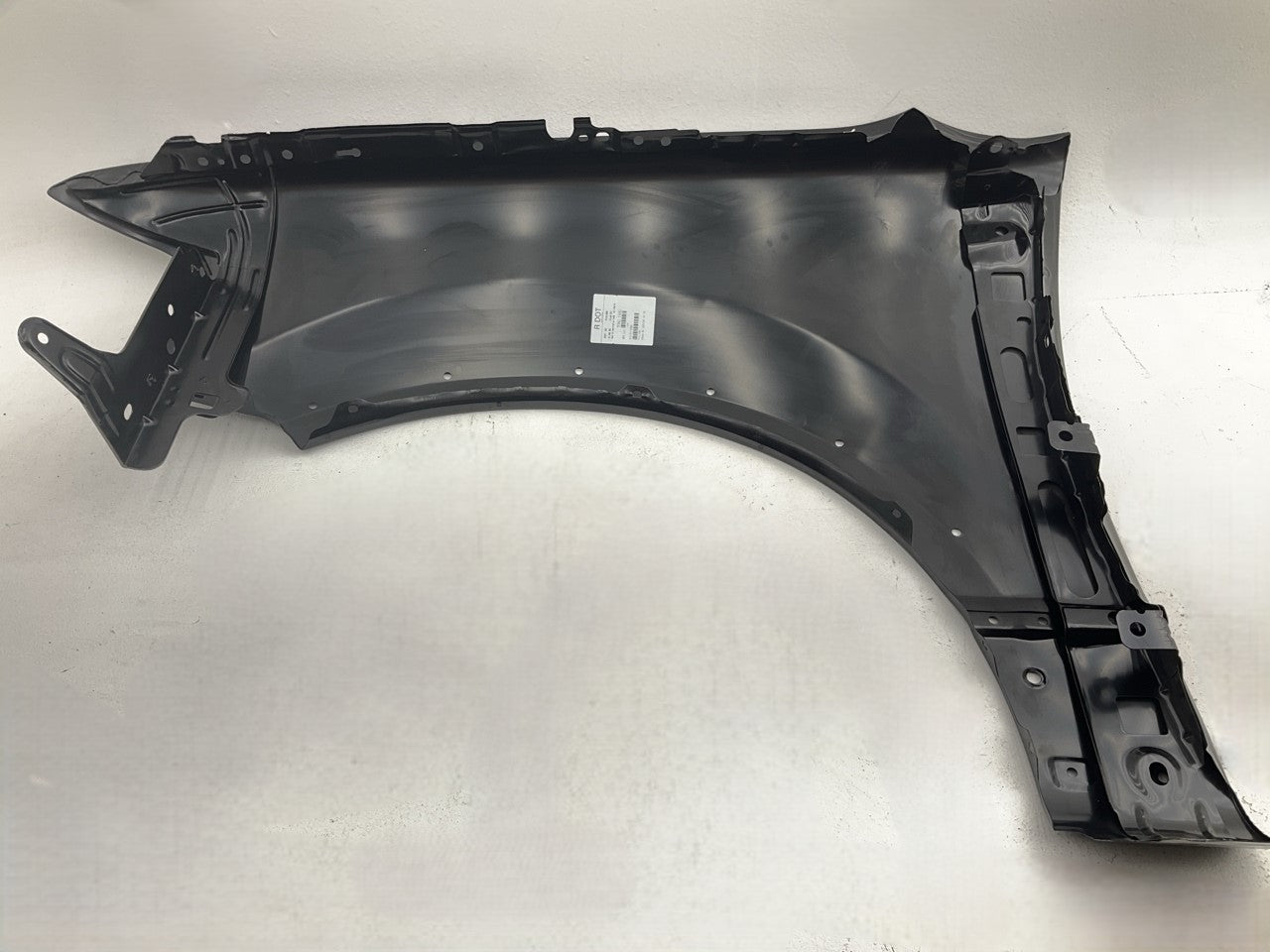 FDE3001AR Front Right Passengers Fender 2003-2006 Ford Expedition W/ Mold. Holes