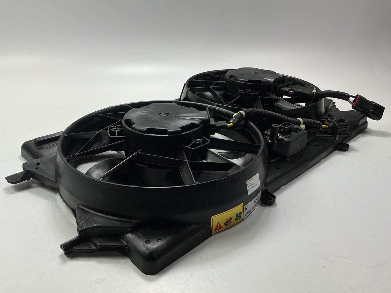 NEW AFTERMARKET Dual Radiator Cooling Fan 2003-04 Ford Focus SE LX ZTS 2.0L L4