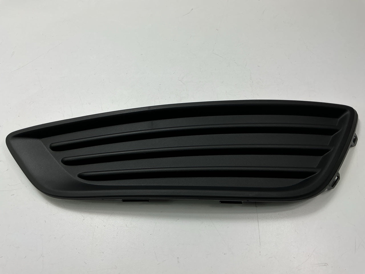 Front Left Driver Side Fog Light Cover For 2015-2018 Ford Focus - AFTERMARKET