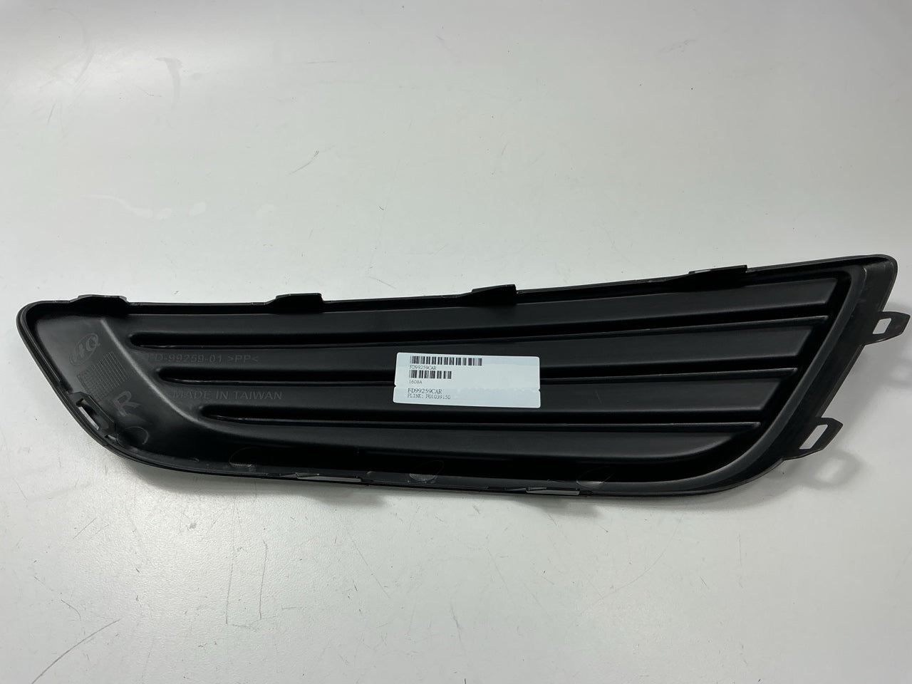 Front Right Passenger Side Fog Light Cover For 2015-18 Ford Focus - AFTERMARKET