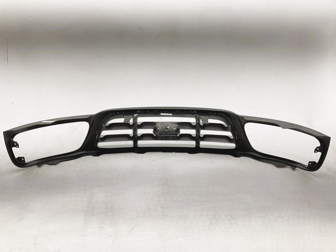 New FDT1070AE Grille For 97-2004 Ford F-150 97-99 F-250, Paint To Match Plastic