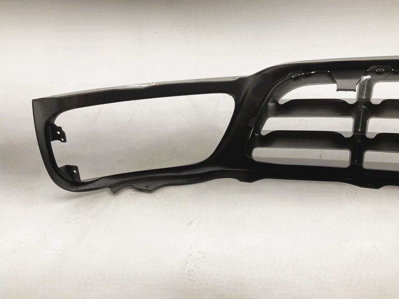 New FDT1070AE Grille For 97-2004 Ford F-150 97-99 F-250, Paint To Match Plastic
