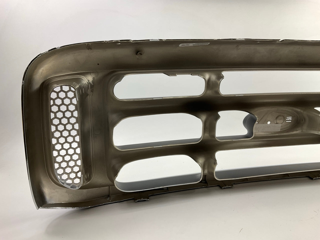 NEW AFTERMARKET Chrome Gray Front Grille - 1999-2004 Ford F-250 F-350 Super Duty