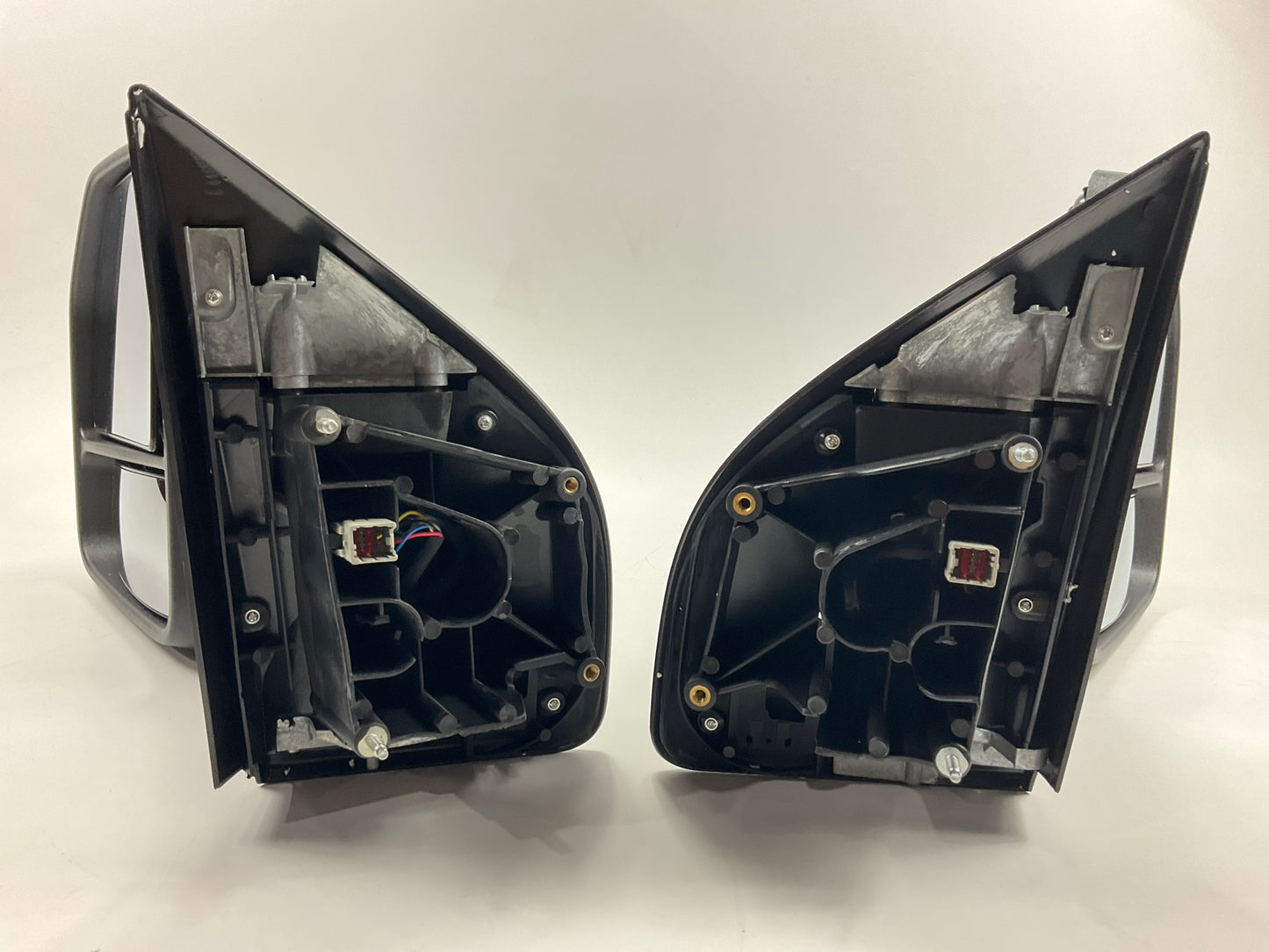 WITHOUT BACK CHROME COVERS - AFTERMARKET Power W/ Signal Heated Tow Mirrors