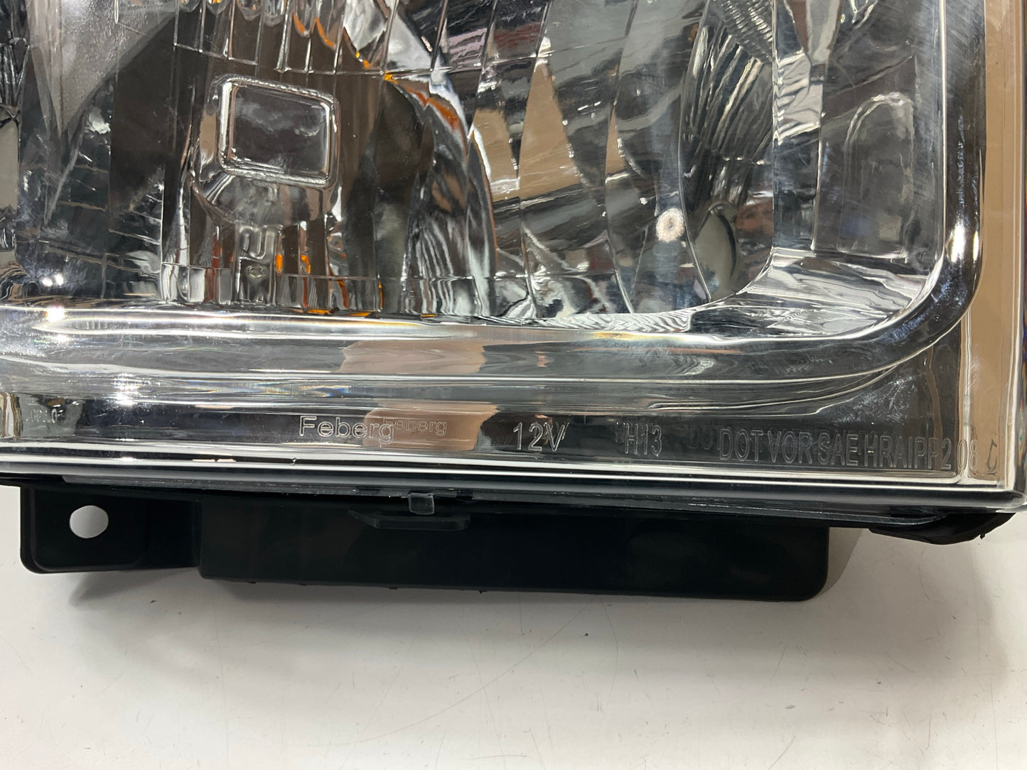 NEW AFTERMARKET Front Right Passenger Headlight Headlamp - FO2503243